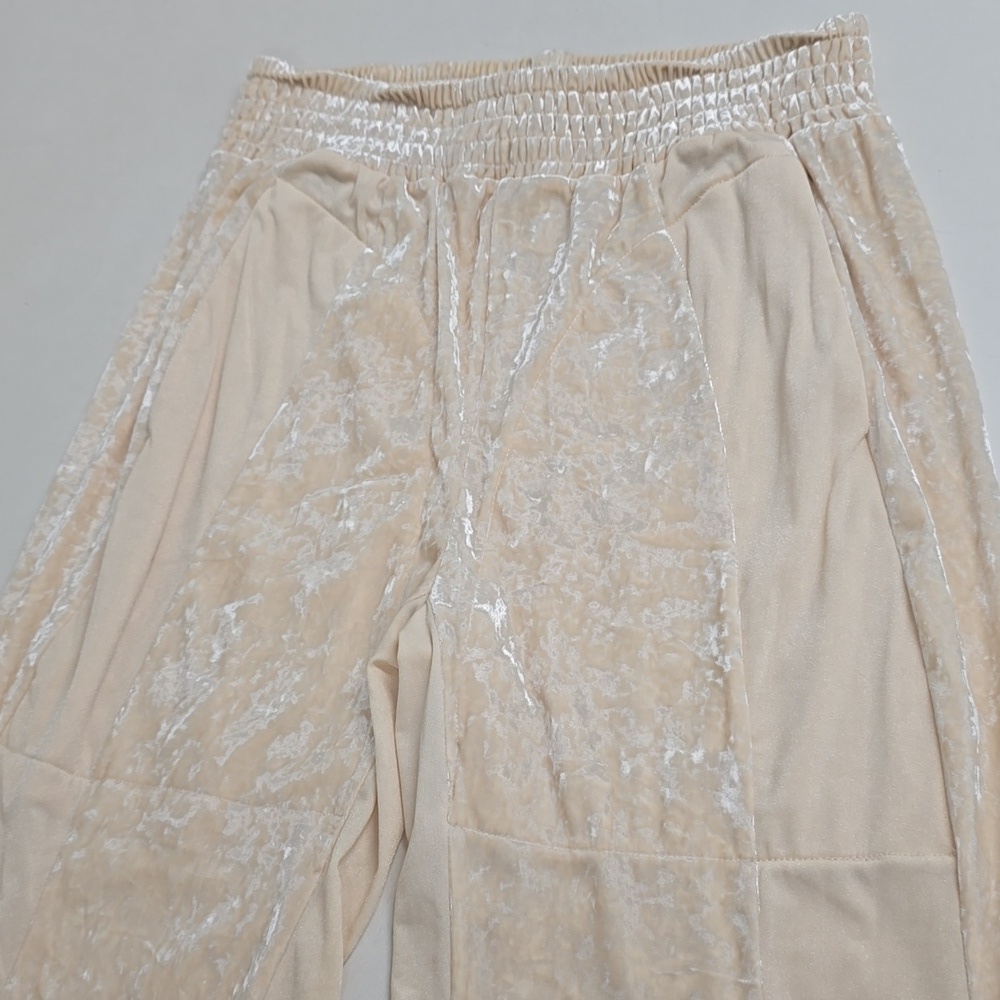 Set HAH Intimates Comin’ in Haht Cream Velvet Bodysuit and Pants - Picture 10 of 15